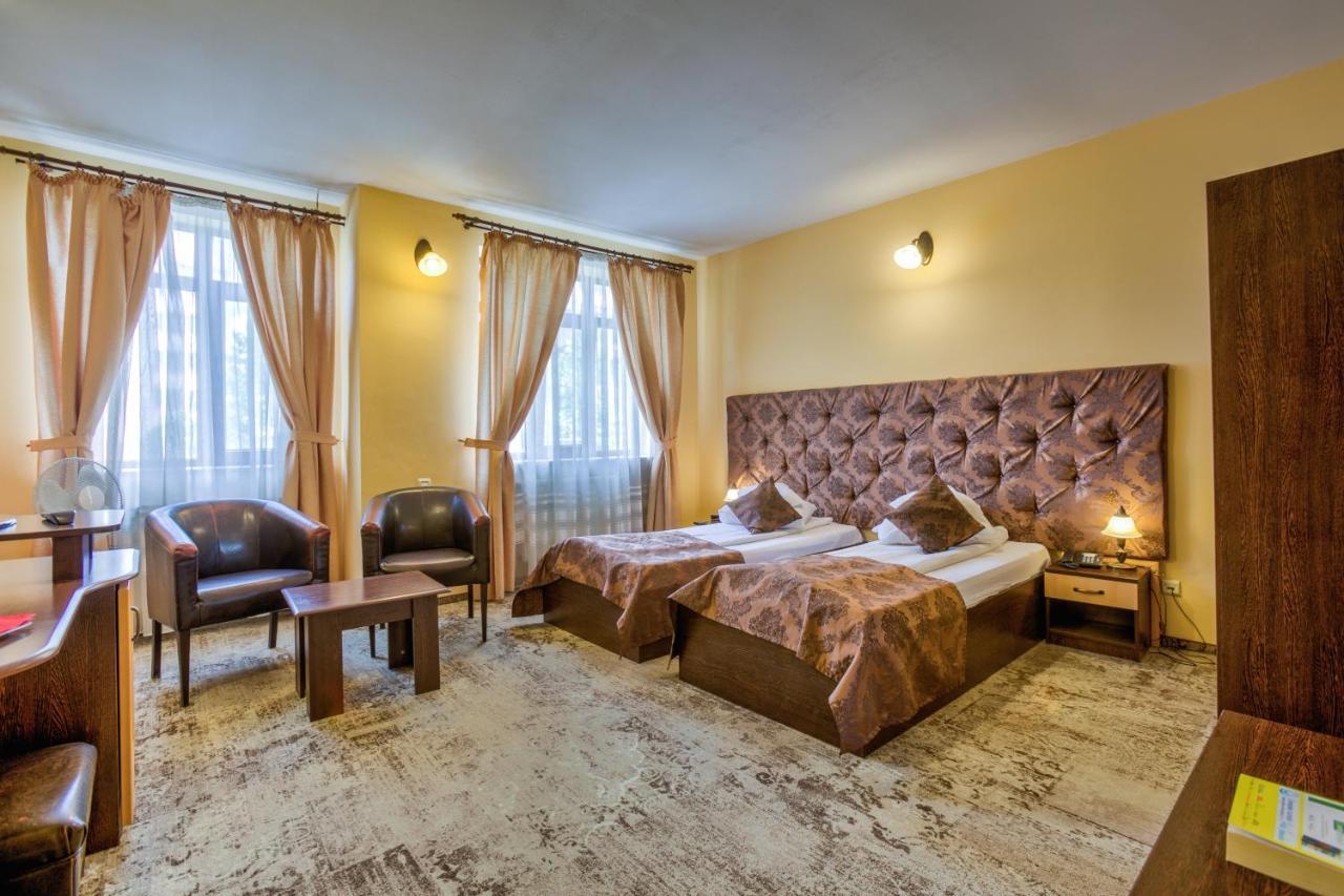 Pensiunea Ambient Braşov Exterior foto